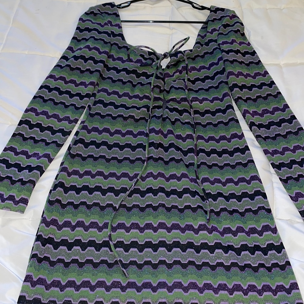 Zara patterned tight fitted long sleeve with bow and three slits in the front